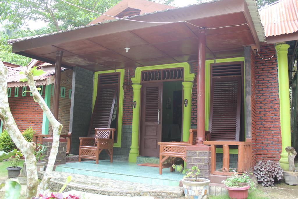 Rain Forest Guest House And Jungle Trekking Bukit Lawang Bagian luar foto