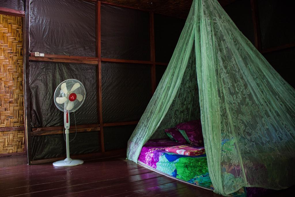 Rain Forest Guest House And Jungle Trekking Bukit Lawang Bagian luar foto