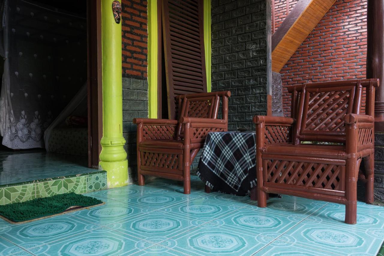Rain Forest Guest House And Jungle Trekking Bukit Lawang Bagian luar foto